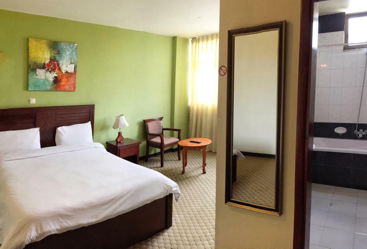 Top Ten Hotel アジス・アベバ エクステリア 写真